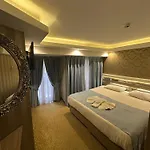 Rain Golden فندق 3*