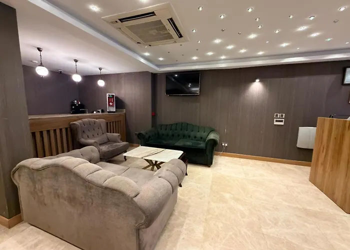 Rain Golden 酒店 3*